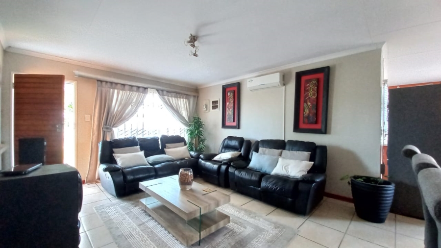 To Let 3 Bedroom Property for Rent in Mandela View Free State